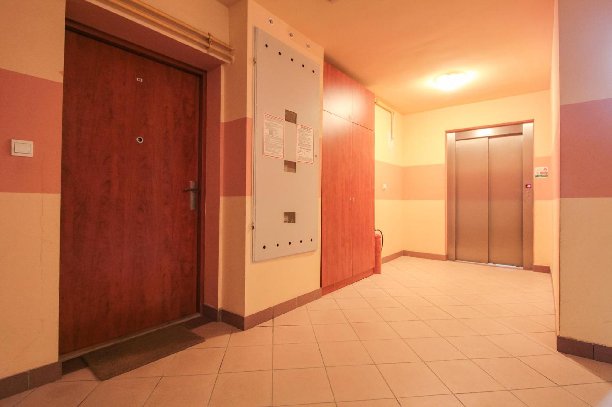 Apartment Center *