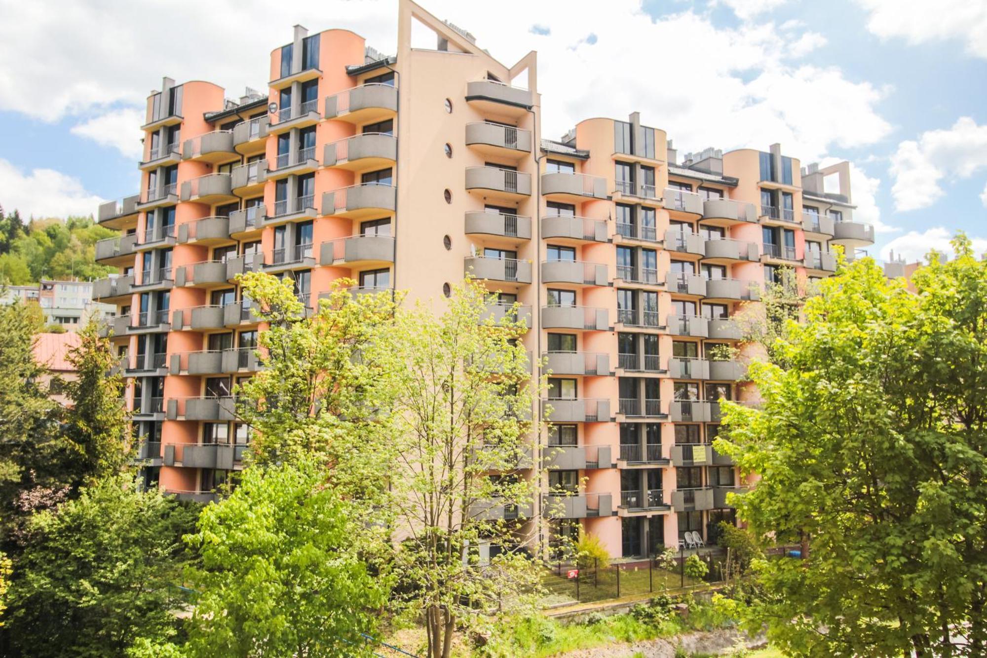 Apartment Center *